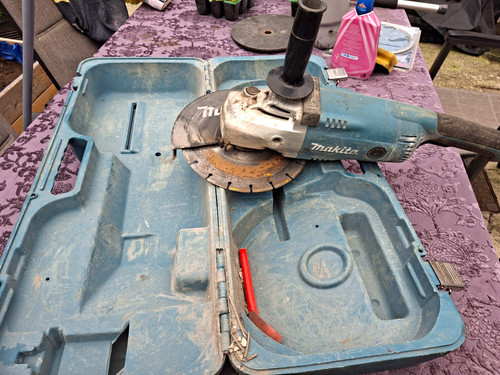 Makita corded angle grinder - makita,